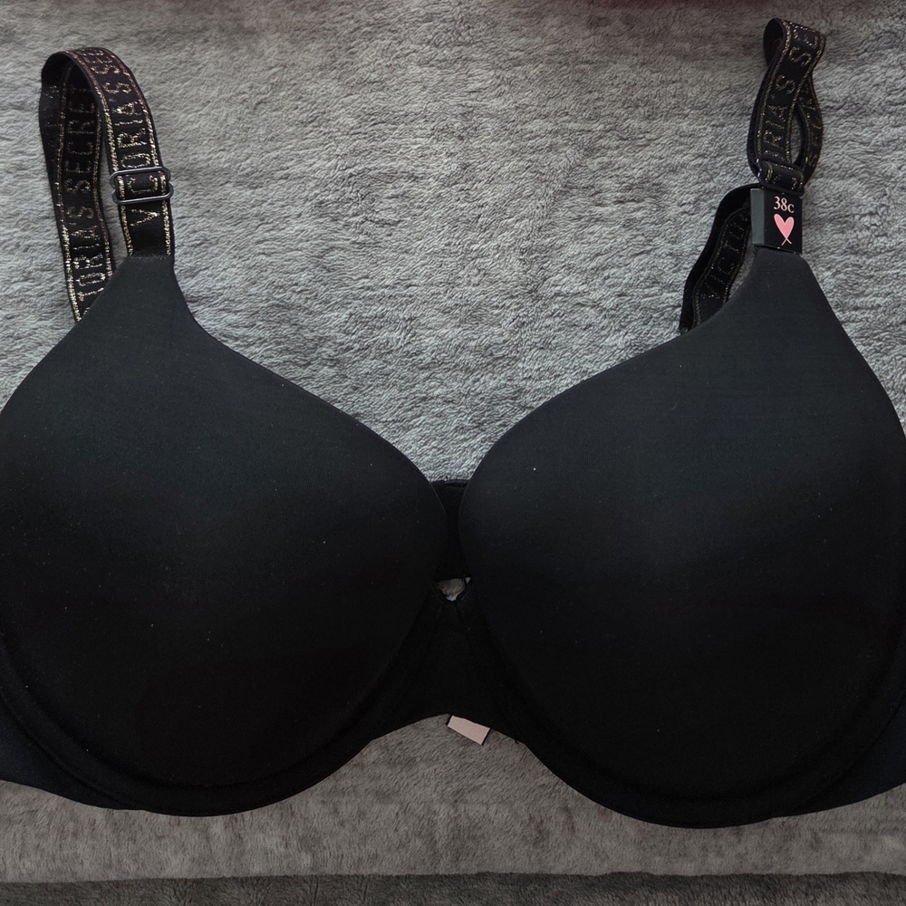 Victoria's Secret T-Shirt Black Bra